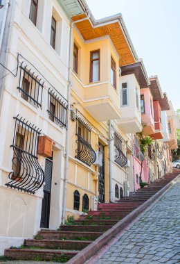 Eski şehir Balat 'ta renkli evler. İstanbul, Türkiye.