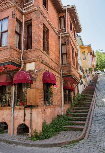 Kolorowe Domy Starym Mieście Balat Stambuł Turcja — Zdjęcie stockowe