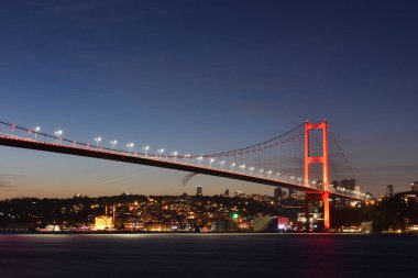 Beylerbeyi 'den İstanbul Boğaz Köprüsü (15 Temmuz Şehitler Köprüsü) manzarası. İstanbul, Türkiye.
