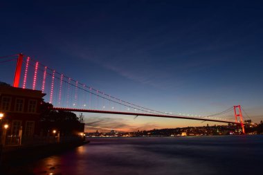 Beylerbeyi 'den İstanbul Boğaz Köprüsü (15 Temmuz Şehitler Köprüsü) manzarası. İstanbul, Türkiye.