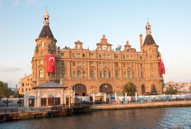 İSTANBUL, TURKEY - 18 Ocak 2015: İstanbul, Türkiye 'nin Asya kesimindeki Haydarpaşa demiryolu terminali