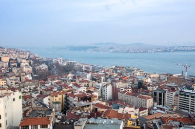 İSTANBUL, TURKEY - 2 Eylül 2017: Galata Kulesi 'nden İstanbul' un panoramik manzarası. İstanbul, Türkiye.