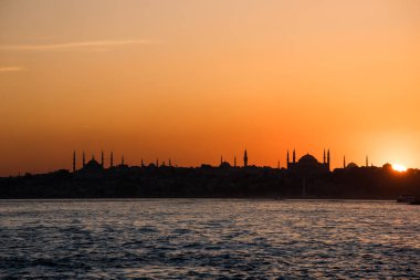 İstanbul, Türkiye 'de güzel gün batımı manzarası.