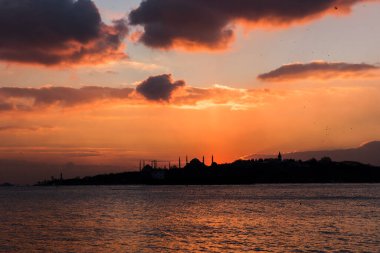 İstanbul, Türkiye 'de güzel gün batımı manzarası.