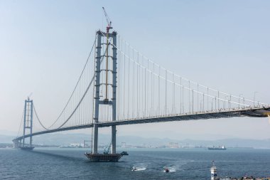 Osmangazi Köprüsü (İzmit Körfezi Köprüsü). İzmit, Kokael, Turkey. Hepsi bu. Türkiye 'nin en uzun köprüsü ve dünyanın en uzun dördüncü asma köprüsü, merkez açıklığının uzunluğuyla.