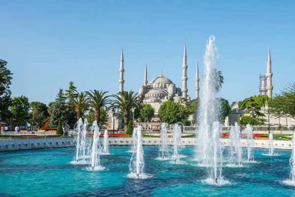 Istanbul Turquia Fevereiro 2016 Mesquita Azul Sultanahmet Camii Istambul Praça — Fotografia de Stock