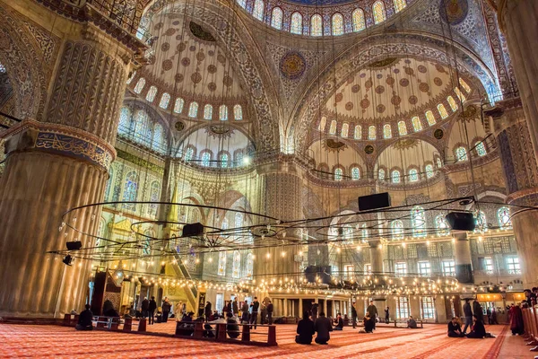 伊斯坦布尔 土耳其 2016年2月27日 伊斯坦布尔的蓝色清真寺 Sultanahmet Camii 清真寺内部景观 — 图库照片