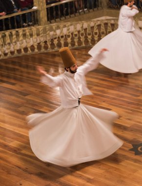 İSTANBUL, TURKEY - 20 Ekim 2016: Semazen, Dervişler. İstanbul, Türkiye 'de Dönen Dervişler Töreni. Mevlana Derviş Dansı.