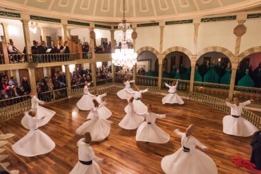 İSTANBUL, TURKEY - 20 Ekim 2016: Semazen, Dervişler. İstanbul, Türkiye 'de Dönen Dervişler Töreni. Mevlana Derviş Dansı.