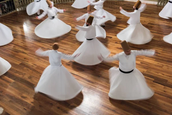 Istanbul Turkey Oktober 2016 Semazen Dervishes Virvlande Dervishes Ceremoni Istanbul — Stockfoto