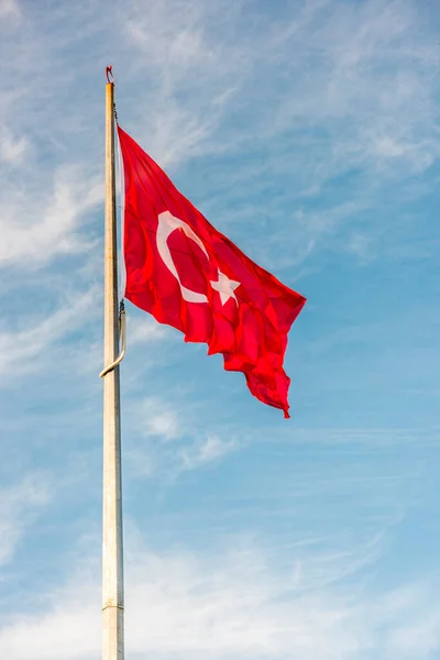 Bandera Turca Ondeando Cielo Azul — Foto de Stock