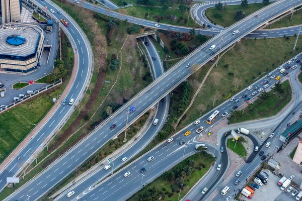 土耳其伊斯坦布尔的空中交通和公路 伊斯坦布尔航观 — 图库照片