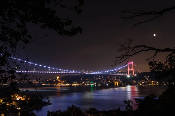 Fatih Sultan Mehmet Bridge Por Noche Estambul Turquía — Foto de Stock