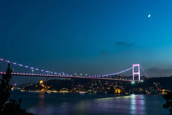 Fatih Sultan Mehmet Bridge Por Noche Estambul Turquía — Foto de Stock