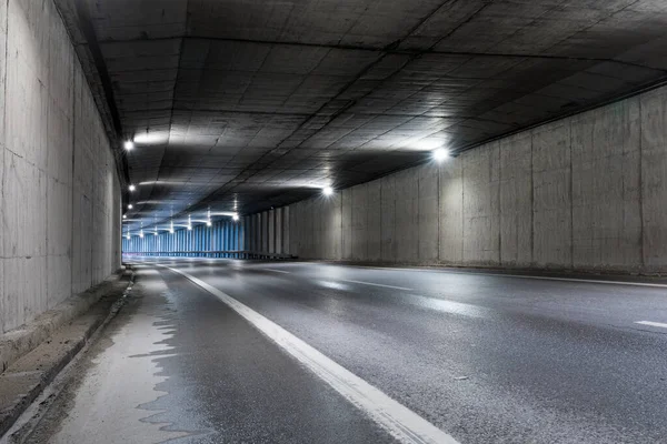 Autobahntunnel Innenraum Eines Städtischen Tunnels Ohne Verkehr — Stockfoto