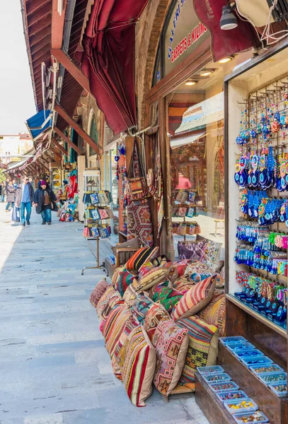 Istanbul Turquia Fevereiro 2017 Arasta Bazaar Uma Rua Mercado Arrumado — Fotografia de Stock