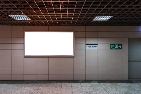 Пустая Рекламная Доска Стене Метро — стоковое фото
