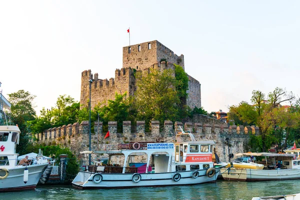 Istanbul Turkey Září 2018 Anadolu Hisari Anatolian Fortress Goksu Creek — Stock fotografie