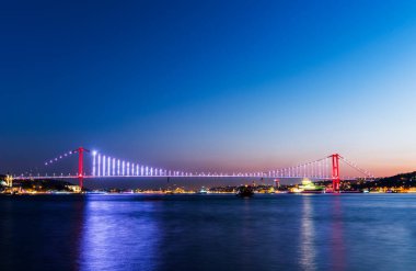 15 Temmuz Şehitler Köprüsü (Türkçe: 15 Temmuz Sehitler Koprusu) İstanbul, Türkiye.