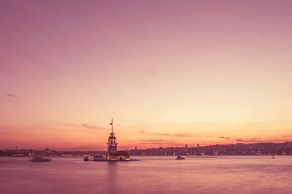 Романтический Пейзаж Стамбула Сансет Istanbul Bosphorus Maiden Tower View Beautiful — стоковое фото