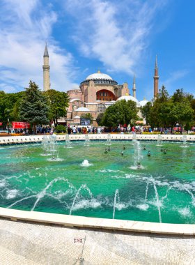 İSTANBUL, TURKEY - 27 Temmuz 2020 HAGIA SOPHIA. Ayasofya-i Kebir Cami-i Serifi (Türkçe: Ayasofya-i Kebir Cami-i Serifi) İstanbul, Türkiye.