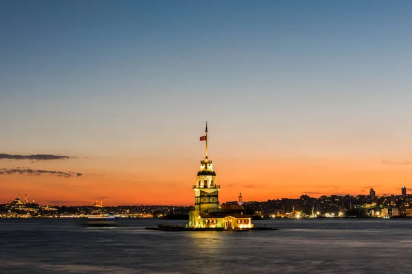 Szűztorony Naplemente Égbolttal Isztambulban Törökországban Kiz Kulesi Uskudar — Stock Fotó