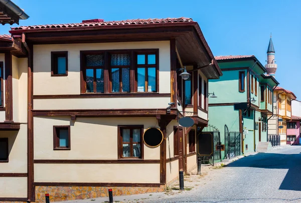 Kolorowe Stare Domy Odunpazari Piękny Widok Ulicę Odunpazari Tradycyjnymi Zabytkowymi — Zdjęcie stockowe