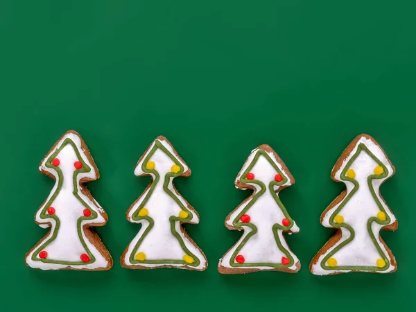 Biscuits Pain Épice Forme Arbre Noël Avec Glaçage Blanc Tiré — Photo