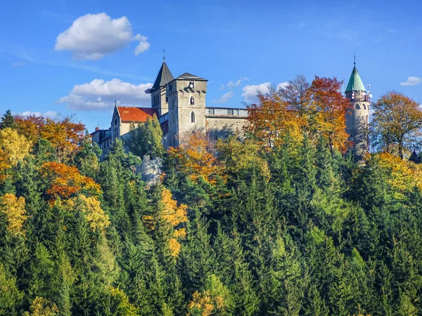 Neo Gotyckiego Zamku Lesna Skala Lub Zamek Waldstein Szczytna Polska — Zdjęcie stockowe