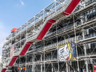 Paris, Fransa - 30 Ağustos 2013: Centre Georges Pompidou Paris, Fransa