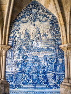 Porto, Portekiz 'in Romanesque Katedrali 'nde karo fresk