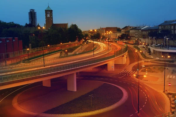 Urban natt trafikljus — Stockfoto
