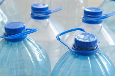 plastik şişeler