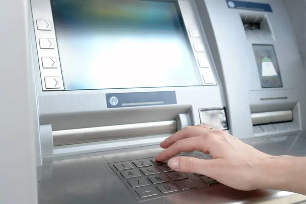 ATM PIN kodu girişi — Stok fotoğraf