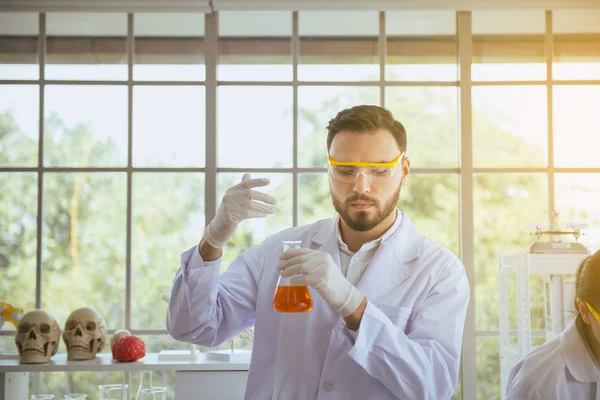 Scientist Man Working Smelling Test Putting Medical Chemicals Sample Test — Stock Photo, Image