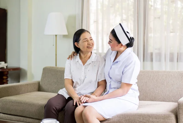 Krankenschwester Pflege Von Sie Patient Reif Asiatisch Ältere Frau Senior — Stockfoto