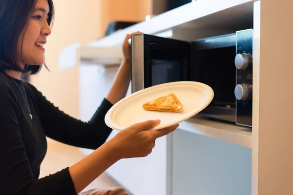 Hands Woman Using Microwave Oven Bread Home Kitchen — Stock Photo, Image