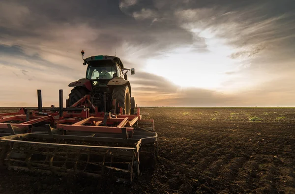 Тракторные Пашни Подготовка Почвы Посева — стоковое фото