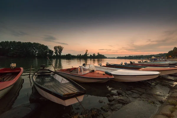 Anchored Boats River Bank Sunset — Stock Photo, Image