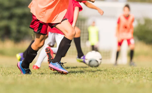 Jeunes Enfants Joueurs Sur Terrain Football — Photo