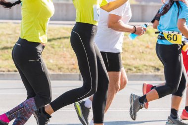 Şehirde maraton koşusu