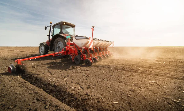 Agriculteur Avec Tracteur Semis Cultures Champ Agricole — Photo