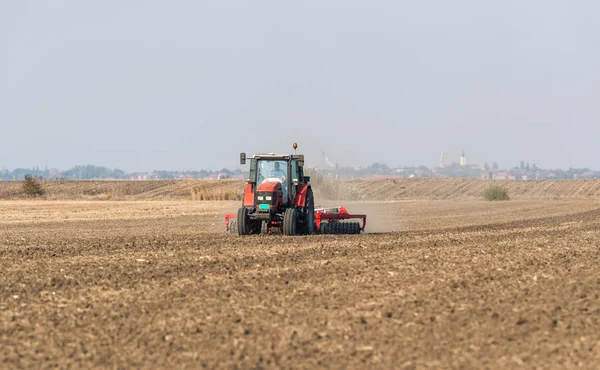 Tractoren Ploegen Stoppels Velden — Stockfoto