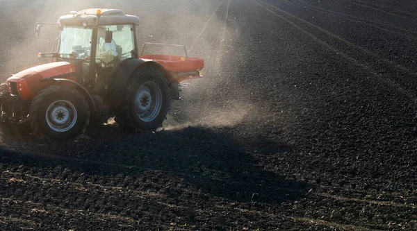 Tractor Spreading Artificial Fertilizers Transport Agricultural — Stock Photo, Image