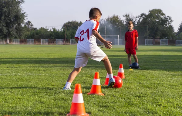 Młodzi Piłkarze Sesji Speed Agility Practice — Zdjęcie stockowe