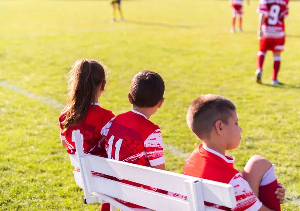 Soccer Team Sidelines Watching Game — Stock Photo, Image