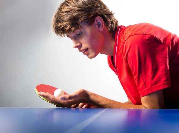 Primer Plano Jugador Tenis Mesa Que Devuelve Pelota —  Fotos de Stock