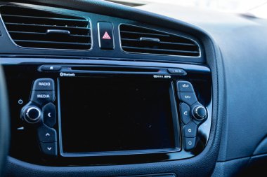 Vilnius, Litvanya - Mayıs 2018 - ön gösterge paneli Kia içinde