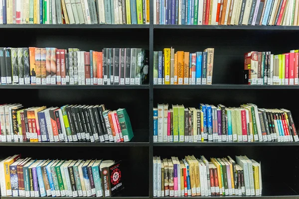 VILNIUS, LITHUANIA - APRIL 2018 -  Bookshelves in the library wi — Stock Photo, Image