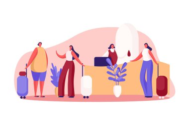 Tatilde kız arkadaşlar, resepsiyonda bagajı olan kadınlar, misafirhane resepsiyonu, yönetici ziyaretçiye anahtar veriyor